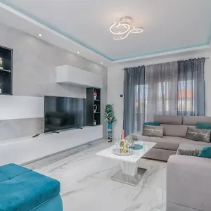  Apartment Luxury Lure